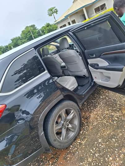 A picture of 2016 toyota highlander Limited