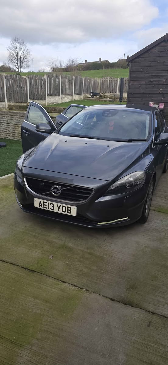volvo v40