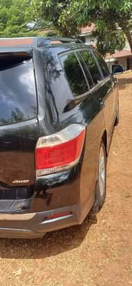 A picture of Very clean and sound Toyota Highlander 2011 2012 model Location
