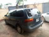 A picture of Register Toyota Sienna 2000 Pure first body