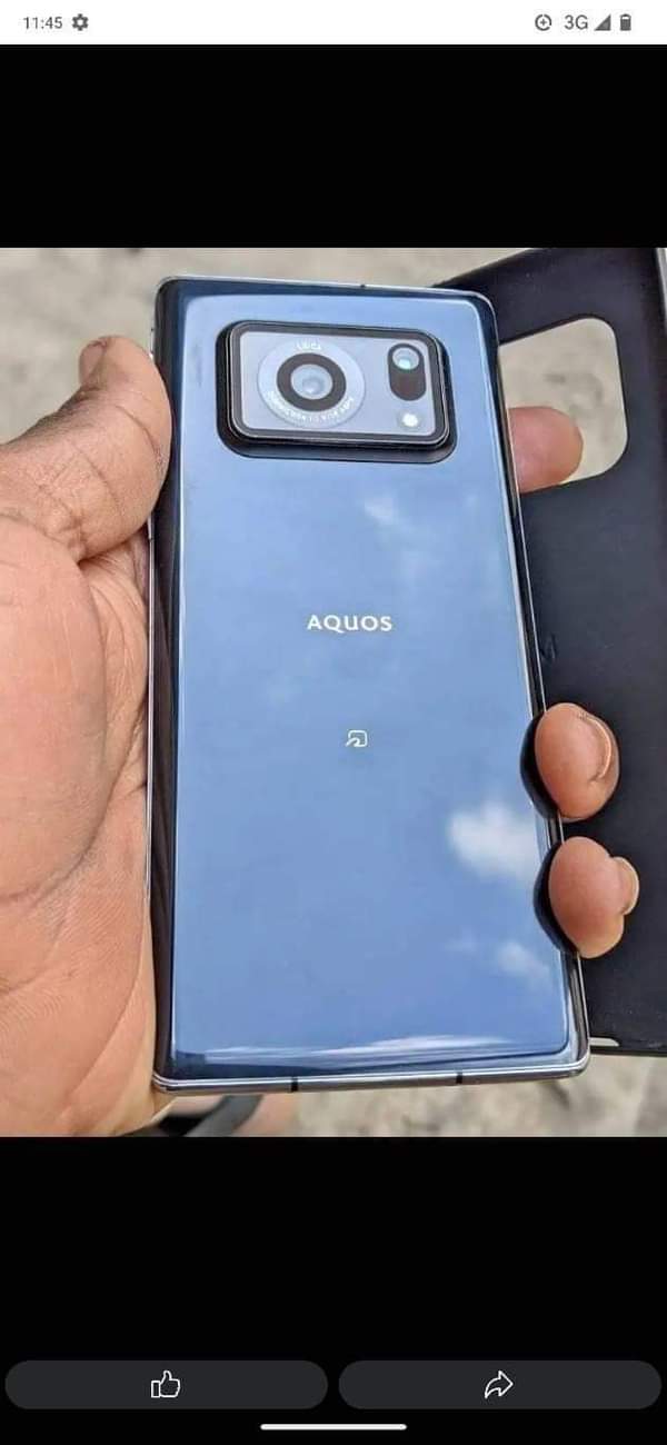 A picture of Aquos r6