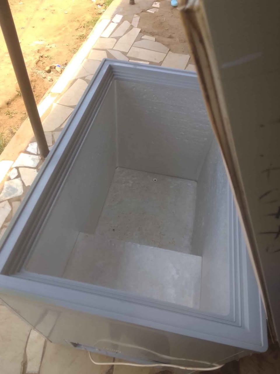 A picture of ADH DEEP FREEZER 350 Littres