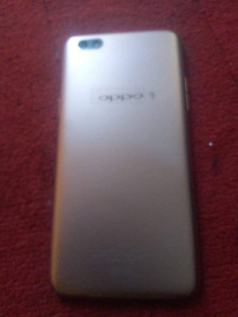 A picture of Oppo A77 on sale 32gb memory clear cameras 0741016564