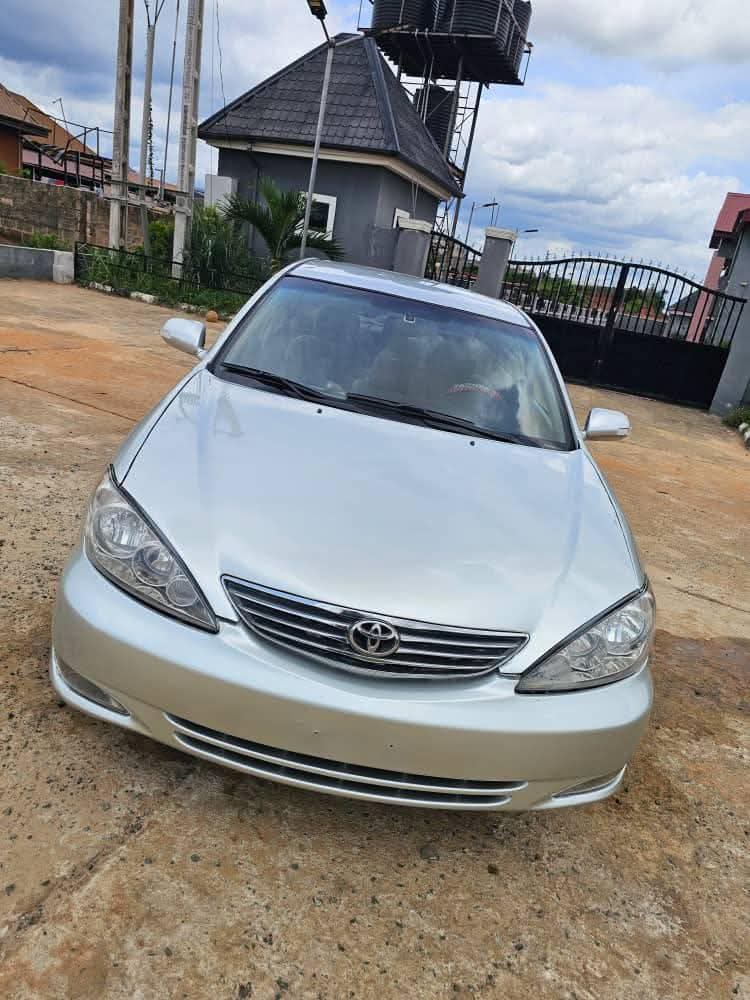 A picture of TOYOTA CAMRY 2