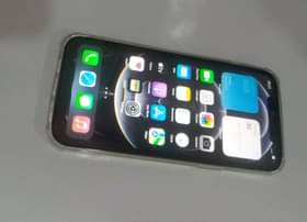 A picture of Android version of iPhone 13 pro Max