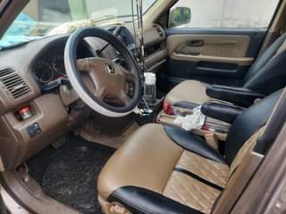 A picture of Honda CR V 2004