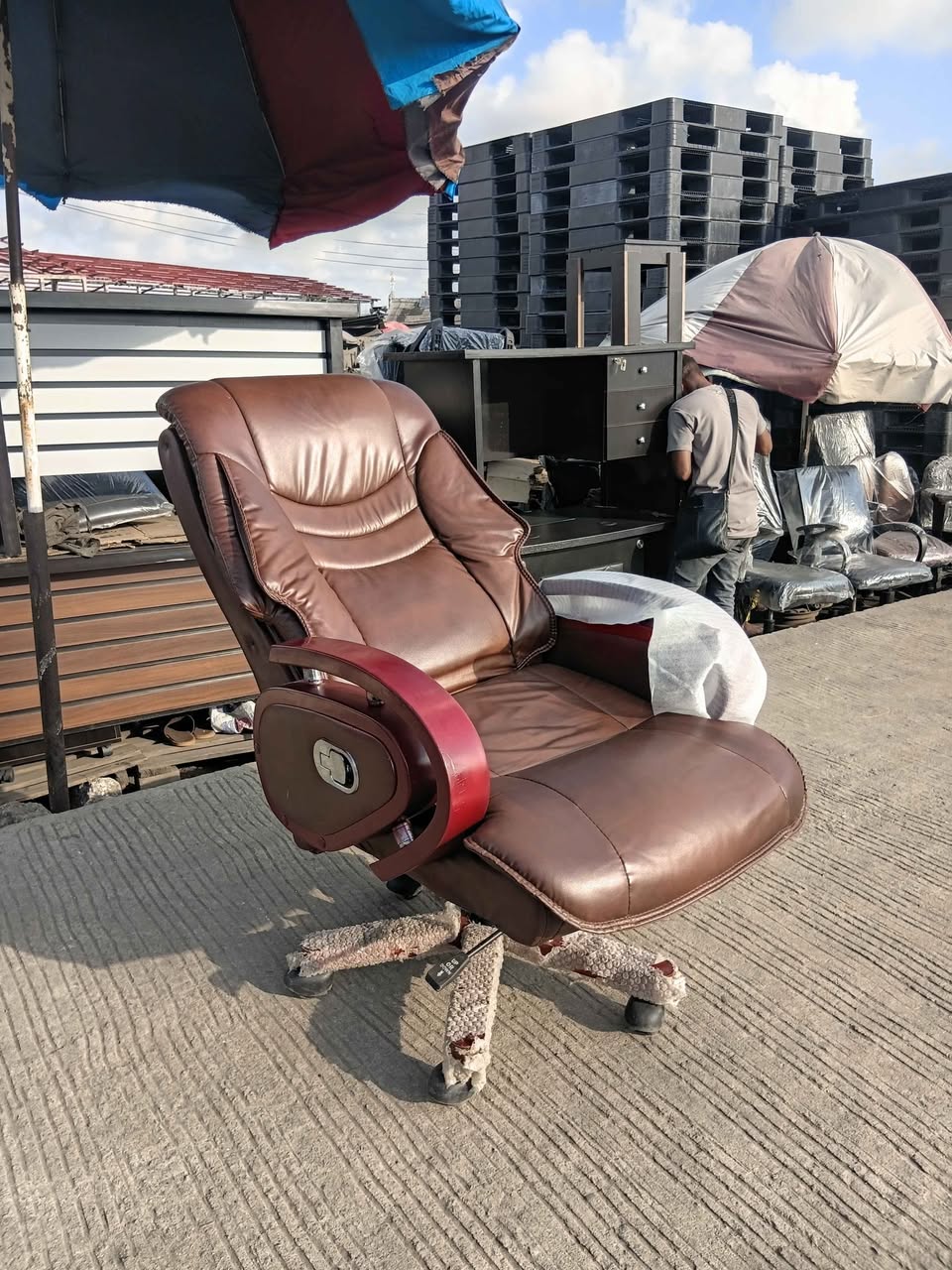 A picture of Good high quality standard executive wooden reclaim chair very strong