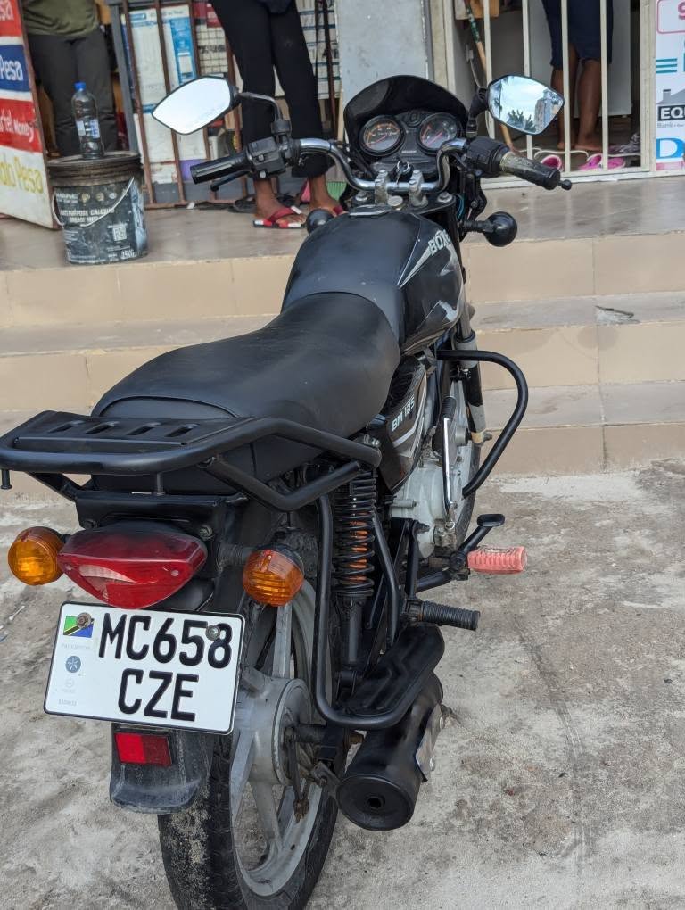 A picture of Iko sokoni imetumzwa sana Haina kipengele njoo wahi nipigie sm