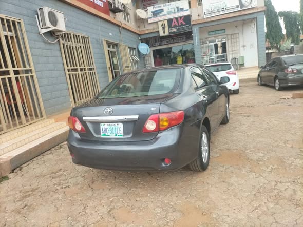 A picture of TOYOTA COROLLA