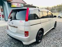A picture of Toyota Isis