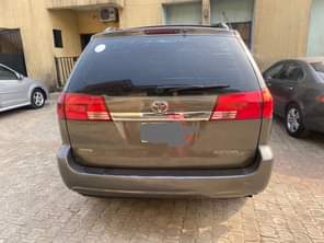 A picture of Neatly flashed on first body 2005 model Toyota Sienna with