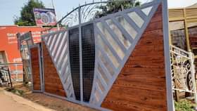 A picture of Gates