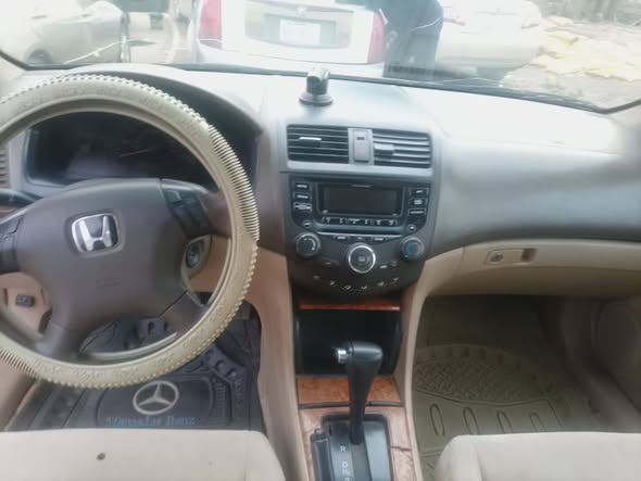 A picture of 2004 Honda Accord Eod