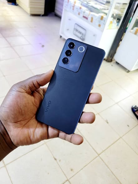 A picture of Vivo v27e 256gb 16gbram onscreen fingerprint clear cameras and strong
