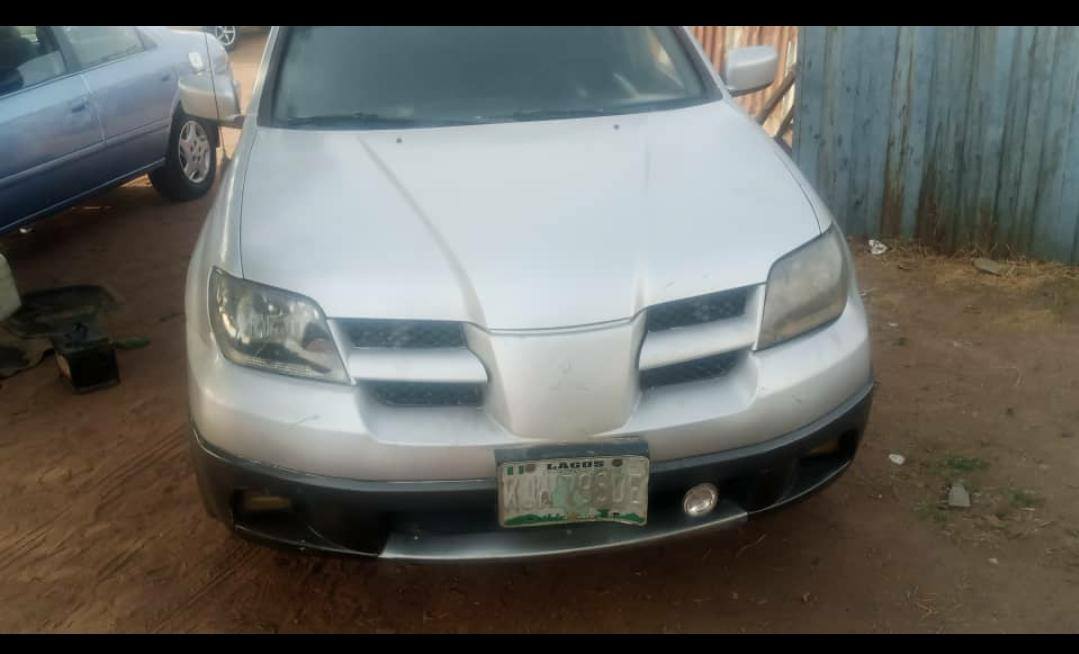 A picture of 2005 MISTUBISHI OUTLANDER FOR SALE