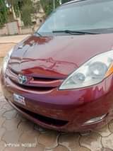 A picture of Neatly used Toyota sienna 2006 pure first body pan engine
