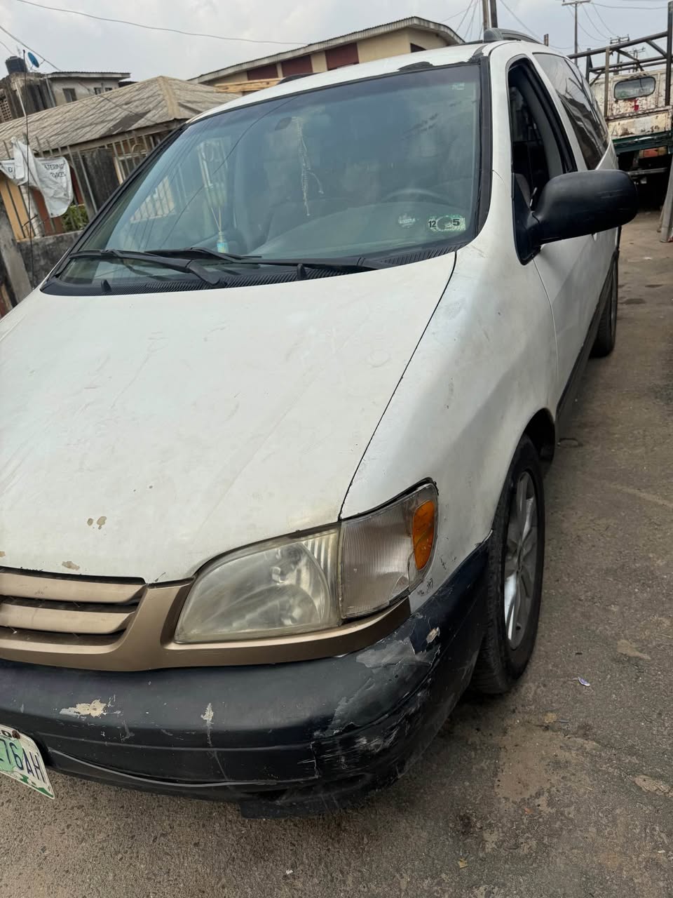 A picture of Toyota sienna