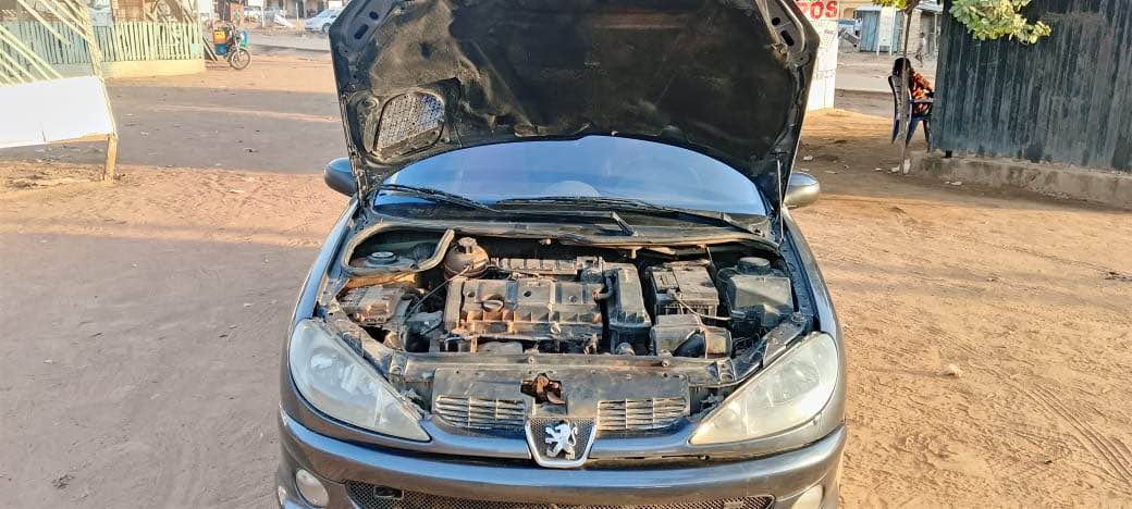 A picture of PEUGEOT 206 CC CONVERTIBLE 307 SILENT ENGINE MANUAL GEAR AC