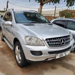 A picture of ML350 2006 38M