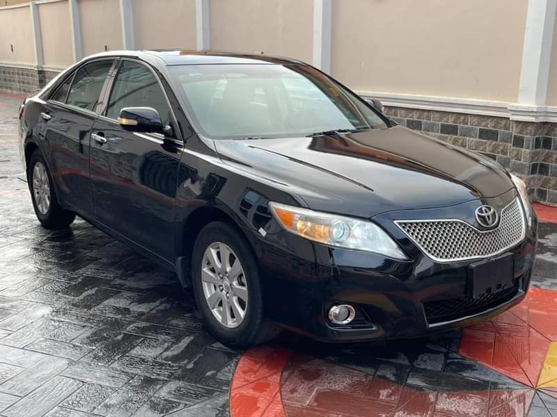A picture of WOW This is premium standard Toyota Camry 2007 model xle