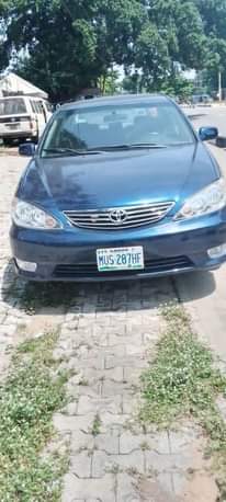 A picture of 2006 model Toyota camry sports slightly used