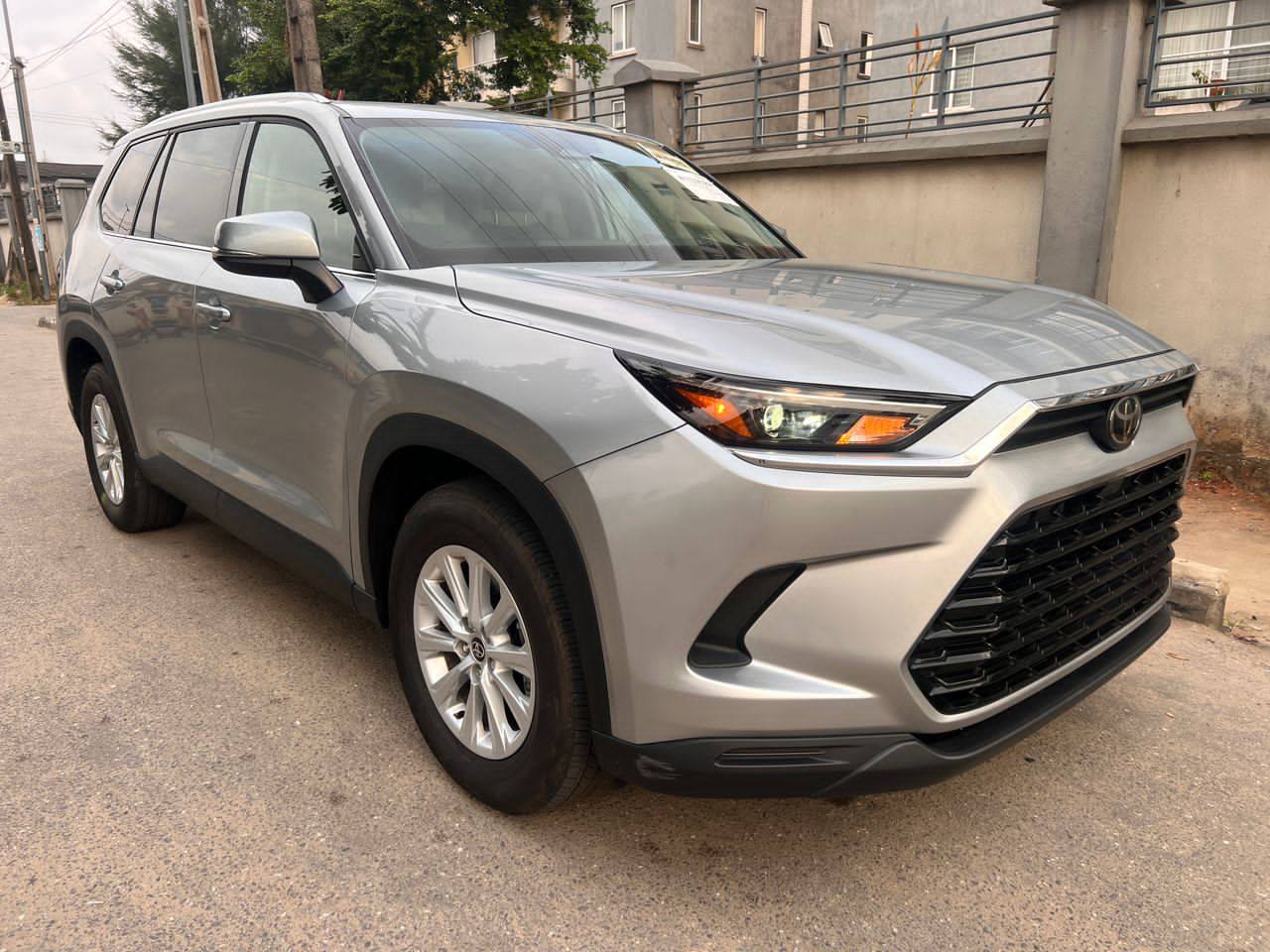 A picture of AWOOF AWOOF DEAL VERY GOOD DEAL 2024 GRAND HIGHLANDER XLE
