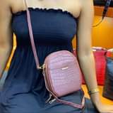 A picture of Ngalemi W handbags