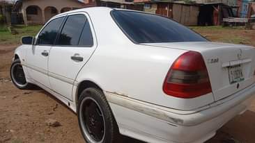 A picture of Clean Mercedes Benz c200