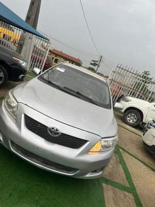A picture of Less 5 months used Toyota Corolla 2010 model 5 4m