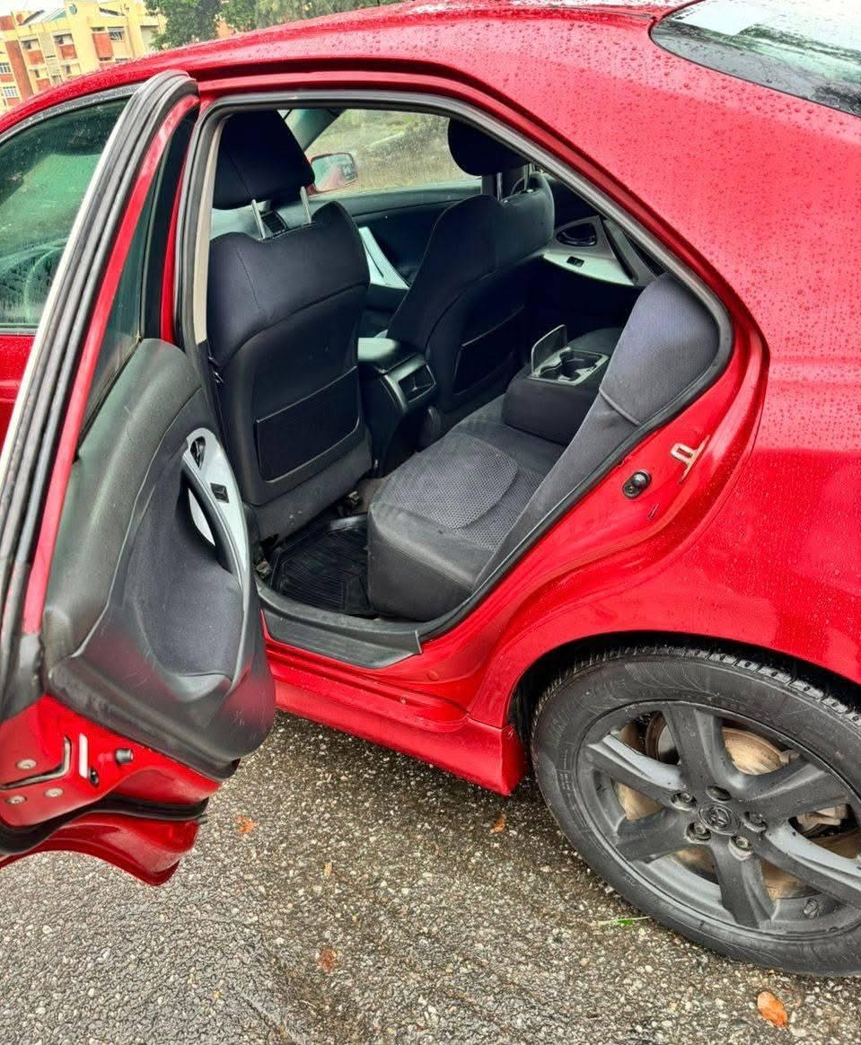 A picture of Super Clean Registered Toyota Camry SE 2009