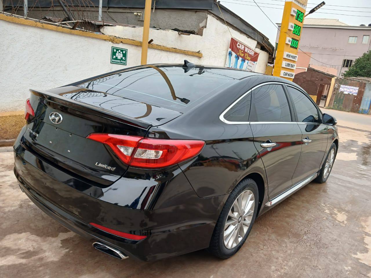 A picture of Hyundai Sonata limited 2015