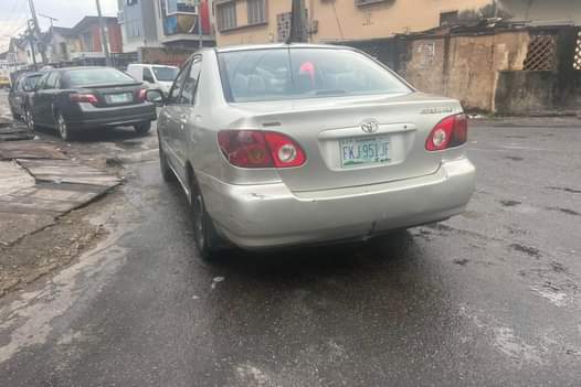 A picture of Toyota Corolla 2004