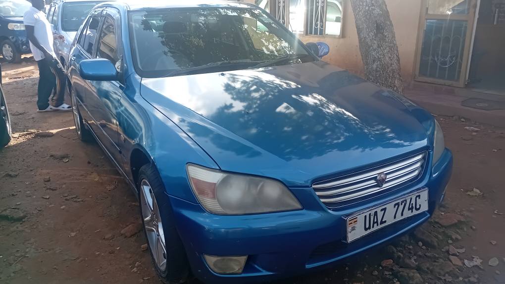 used toyota altezza