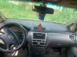 A picture of Toyota Avenses