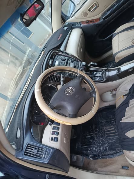 A picture of 2003 Toyota Highlander Registered