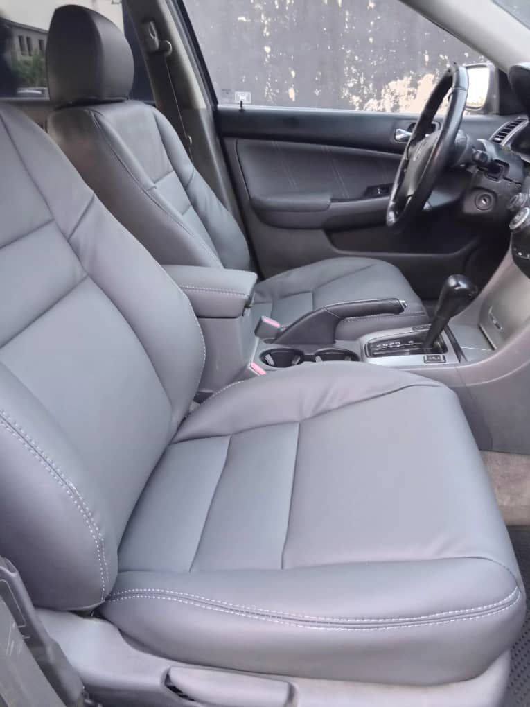 A picture of Sweet 2005 Honda Accord with nothing to fix