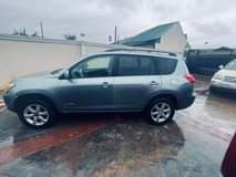 A picture of Toyota RAV4 2008 model