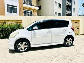 A picture of TOYOTA RACTIS NAUZA