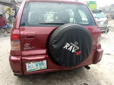 A picture of SHARP 2004 HONDA CRV Engine very silent Gear super sharp