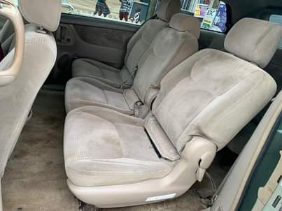 A picture of 2006 TOYOTA SIENNA