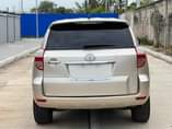 A picture of TOYOTA VANGURD