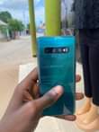 A picture of Samsung s10 plain