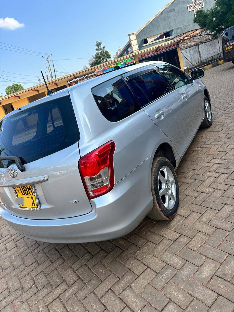 A picture of Fielder 2011 model on quick sale at 25.5m Ugx only