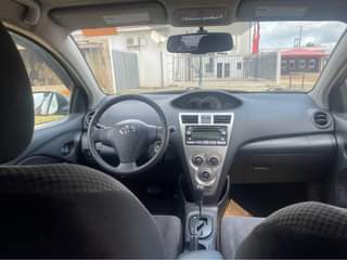 A picture of Toyota Yaris 06