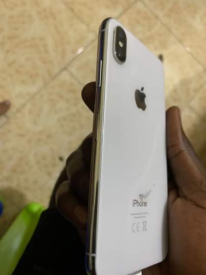 A picture of IPHONE X
