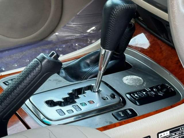 A picture of TOYOTA LANDCRUISER MWAKA 2004 PETROL ENGIN KM 710000