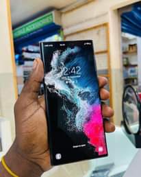 A picture of Note 20 Ultra 5G at 1.2M S21 Ultra 5G at