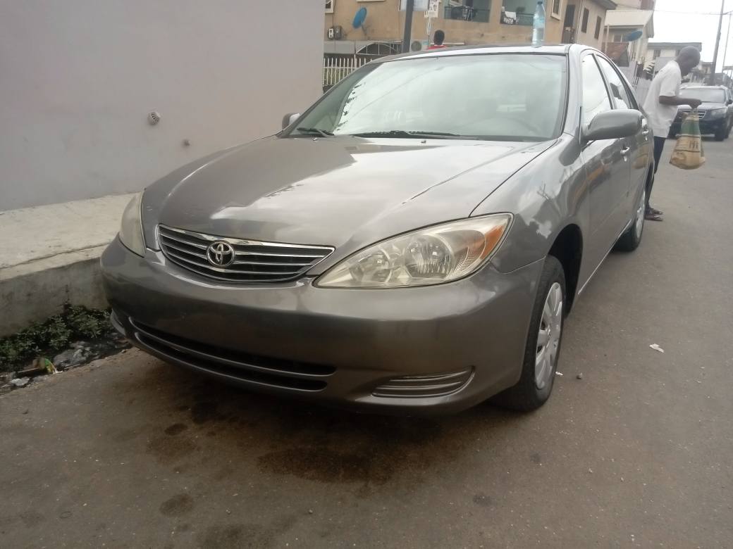 A picture of 2004 Toyota Camry