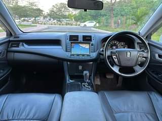 A picture of Toyota crown ATHLETIC new model