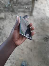 A picture of Samsung galaxy S10 RAM 8GB ROM 128GB contact 0623024368 Location
